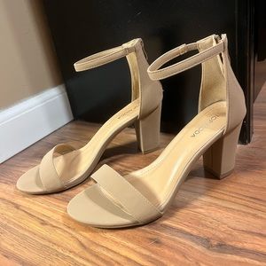 Top Moda nude heels